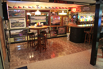 Thomas Kelly's Basement Bar